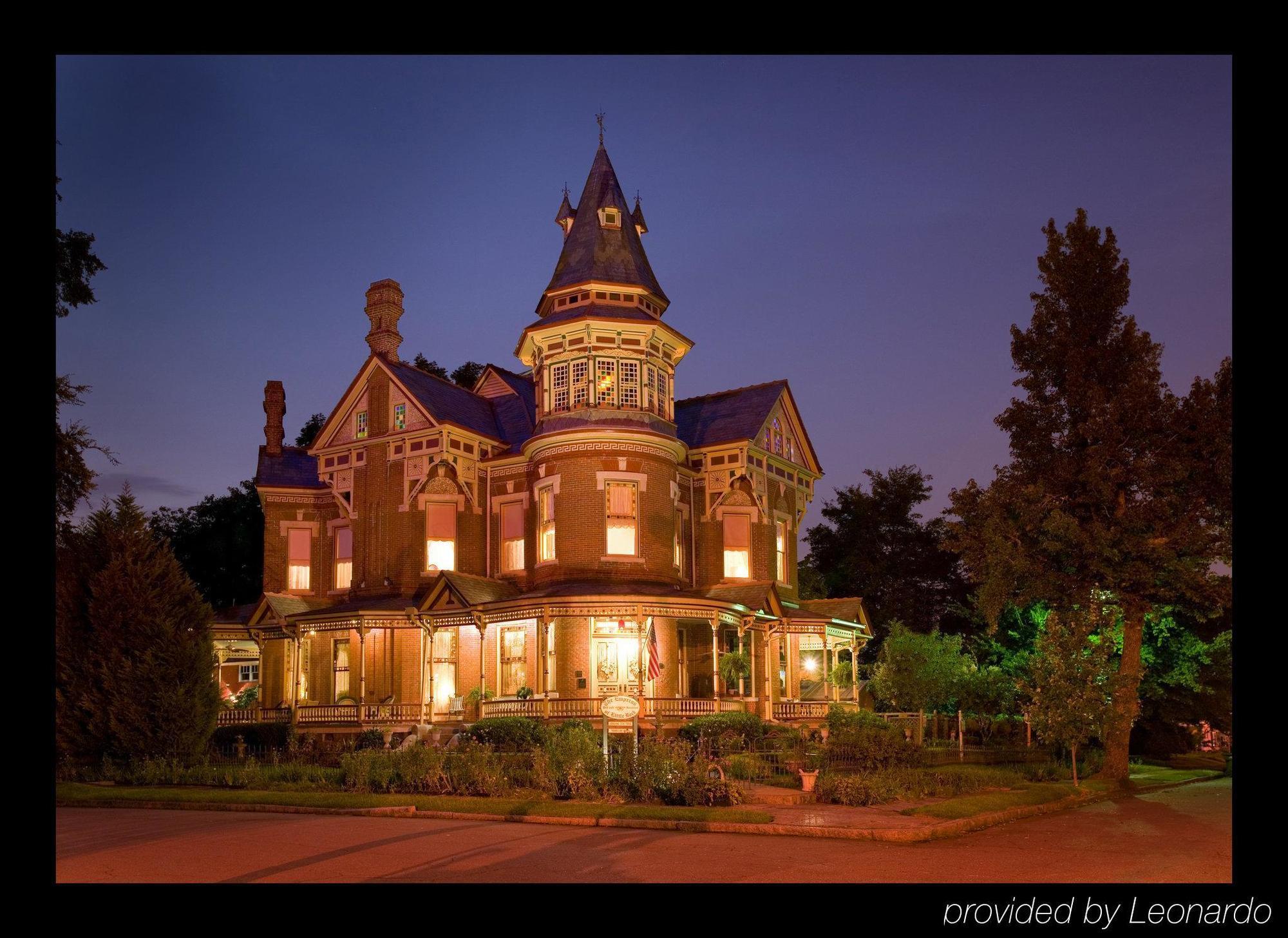 The Empress Of Little Rock Bed & Breakfast Exterior photo