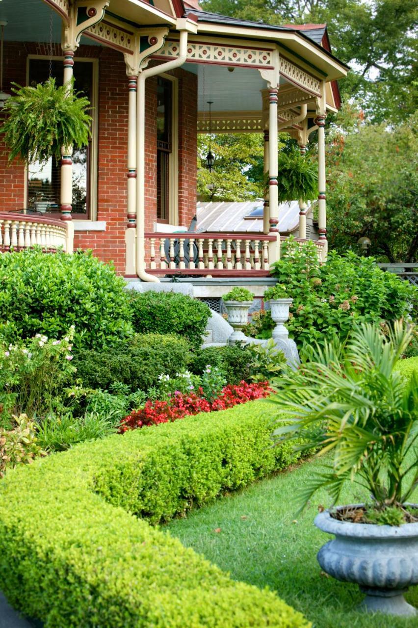 The Empress Of Little Rock Bed & Breakfast Exterior photo